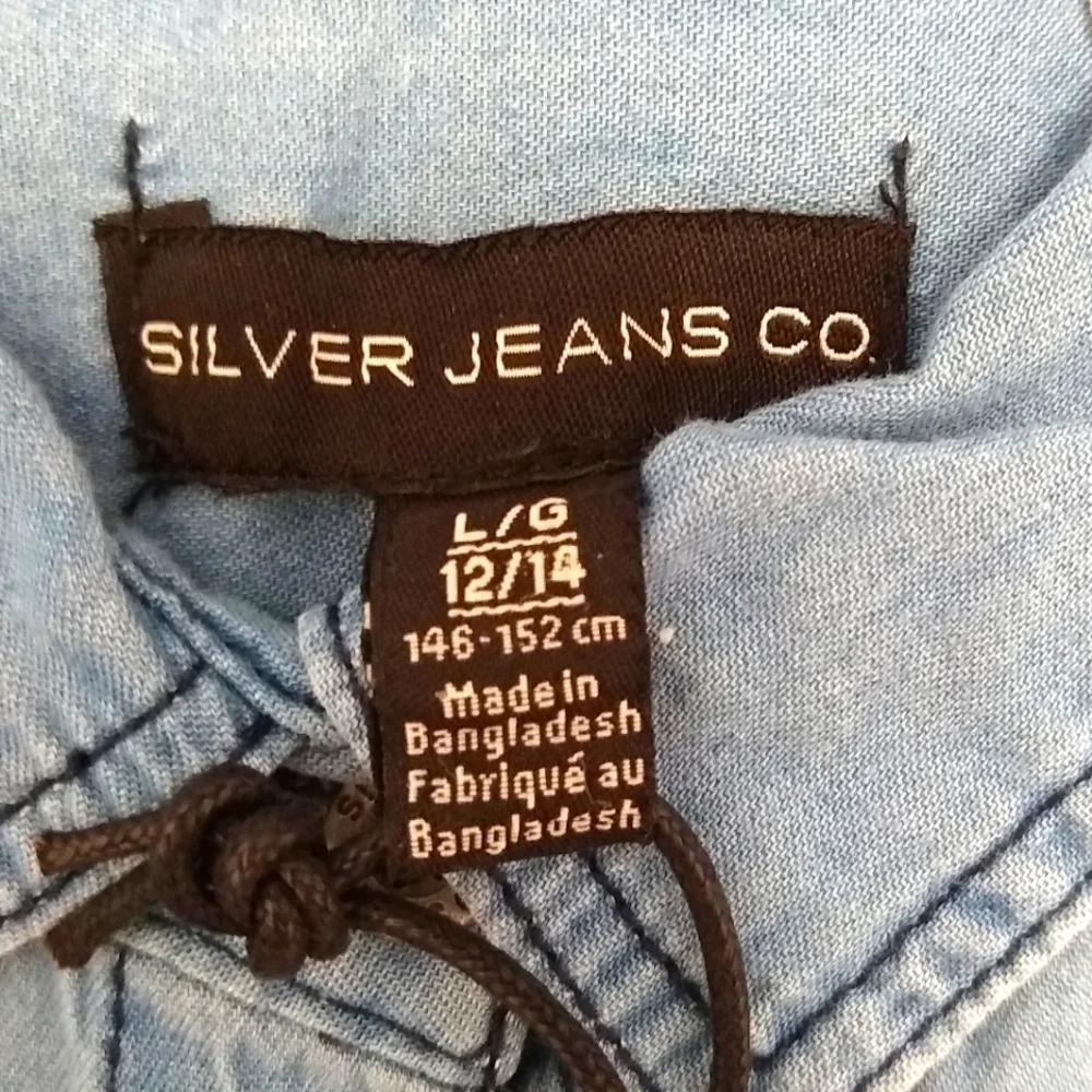 Silver Jeans Kids Denim Shirt Embroidered Flowers Girls L 12–14 NWT - Picture 4 of 6